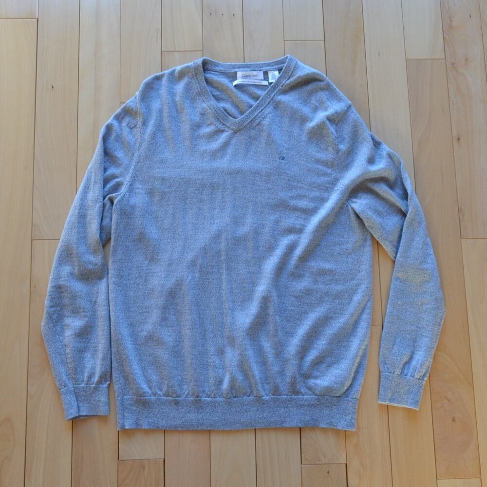 Calvin Klein V Neck Italian Yarn Sweater Size Large Gray